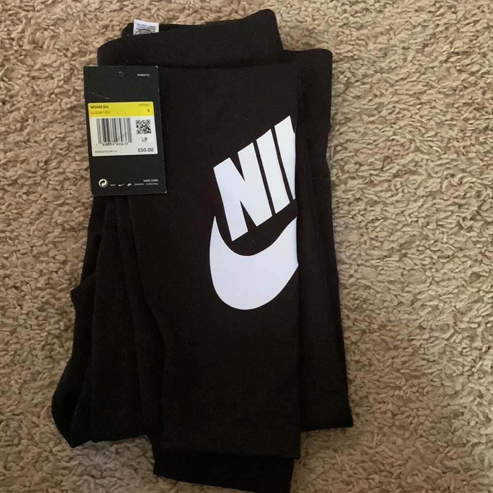 Nike leggings women’s size small